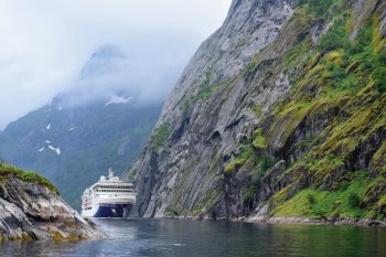 INS_Trollfjord